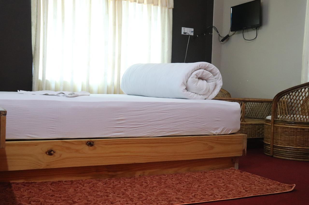 Hotel Young's Stupa Ranipauwa Bagian luar foto