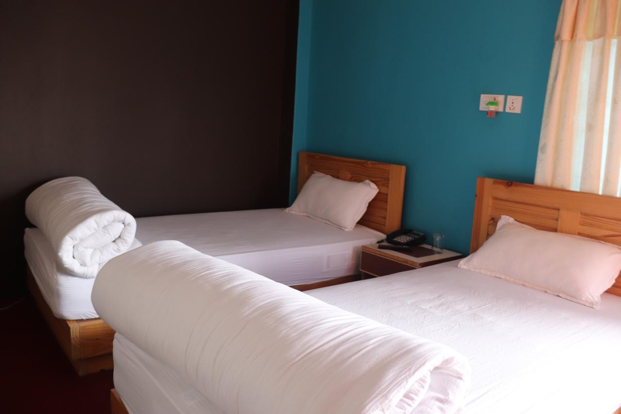 Hotel Young's Stupa Ranipauwa Bagian luar foto