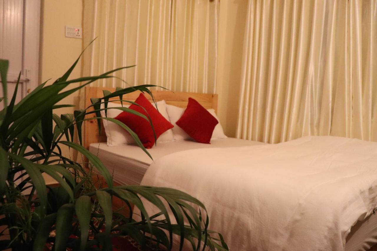 Hotel Young's Stupa Ranipauwa Bagian luar foto