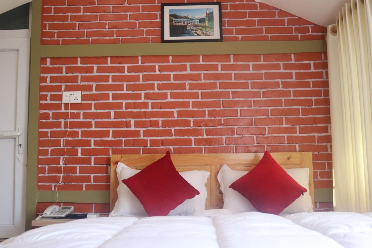 Hotel Young's Stupa Ranipauwa Bagian luar foto